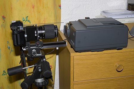 Versuchsaufbau mit Kamera und Balgengerät